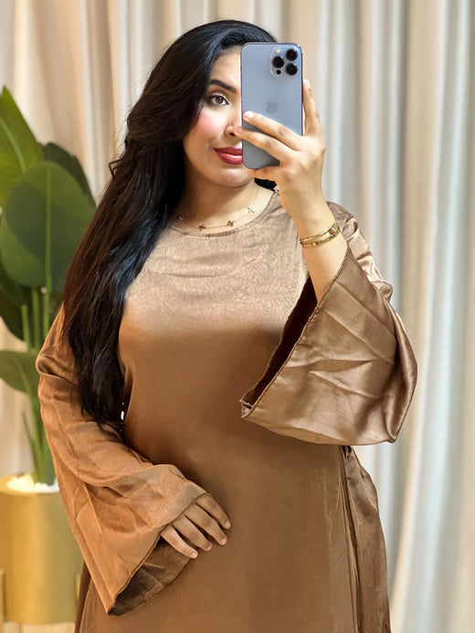 Robe femme satinée Farwasi – vue produit 6 – Nilo Maroc - Nilo Maroc