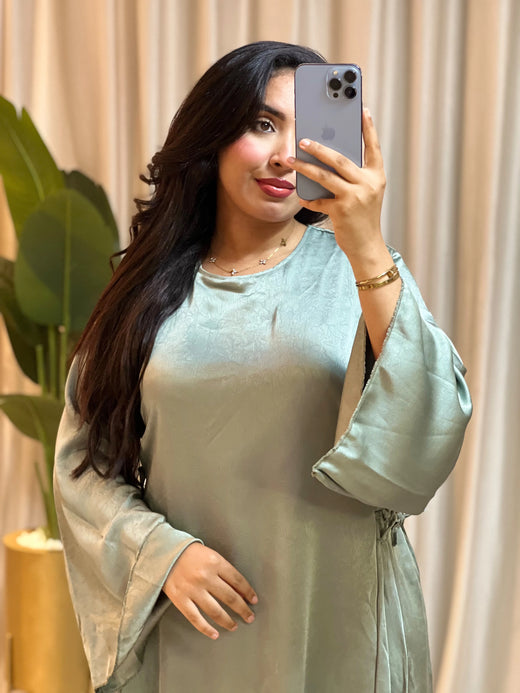 Robe femme satinée Farwasi – vue produit 8 – Nilo Maroc - Nilo Maroc