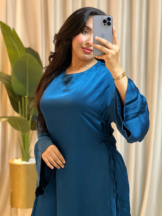 Robe femme satinée Farwasi – vue produit 2 – Nilo Maroc - Nilo Maroc